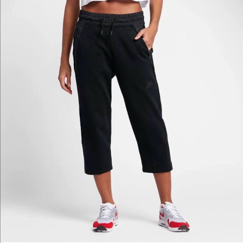 Nike crop